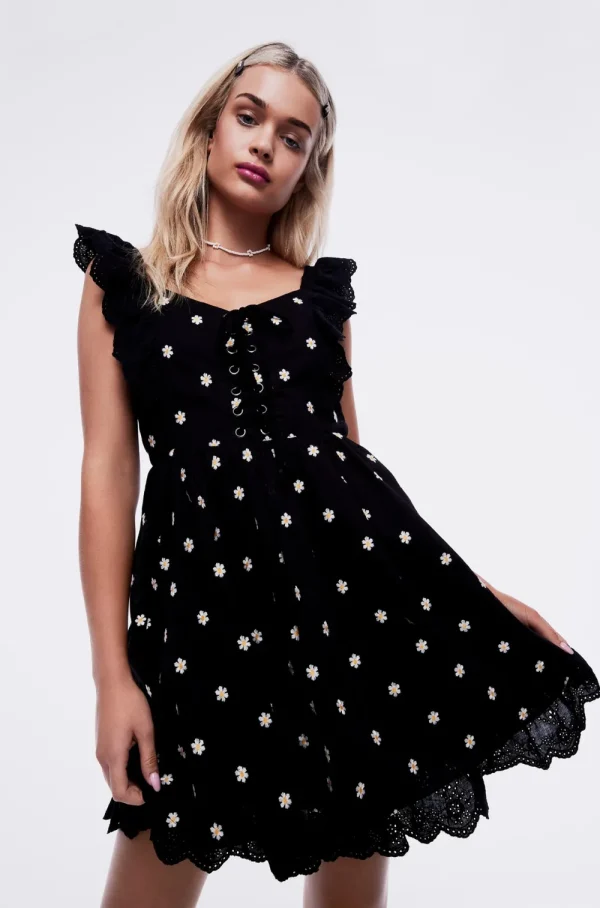 Betsey Johnson Mari Black Store